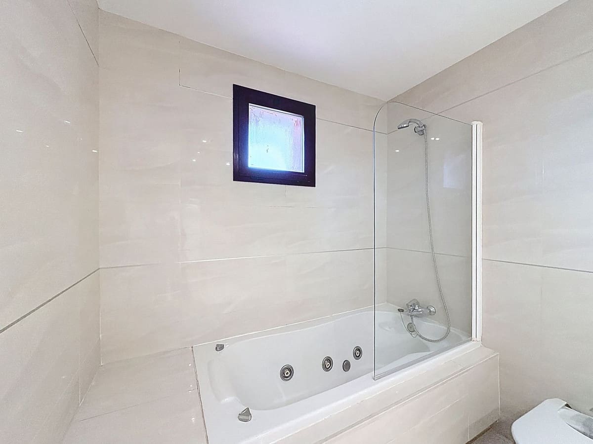 3 bedroom Beach Apartment for sale in Costalita with pool garage - € 1,075,000 (Ref: 9699198)