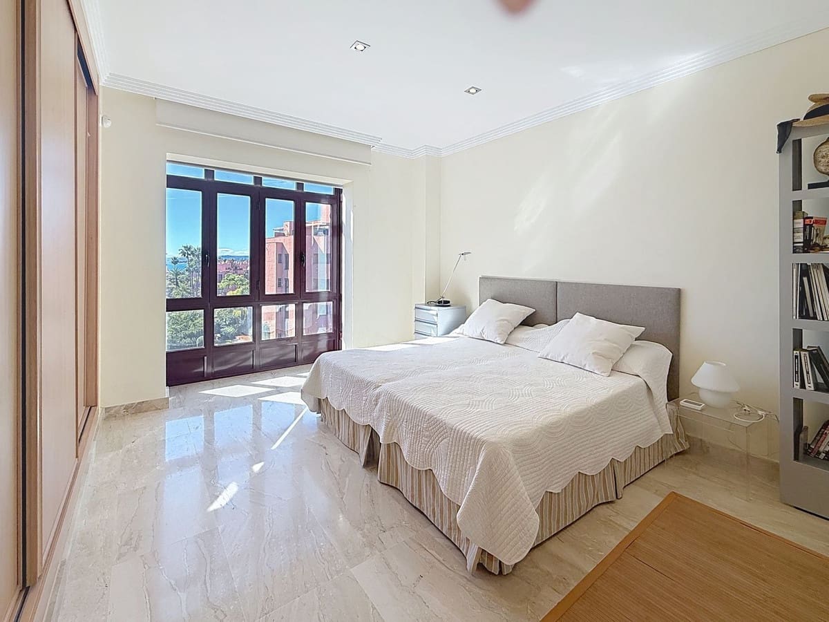 3 bedroom Beach Apartment for sale in Costalita with pool garage - € 1,075,000 (Ref: 9699198)