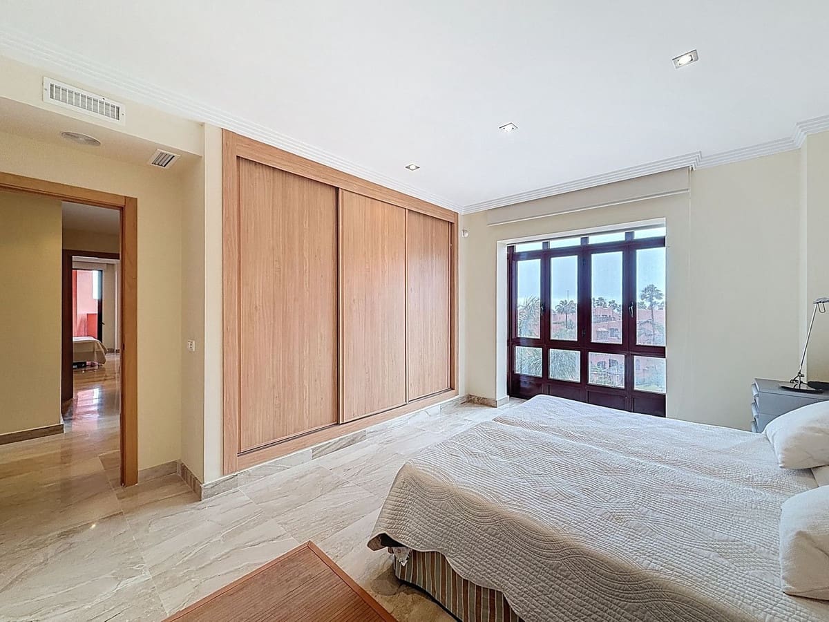 3 bedroom Beach Apartment for sale in Costalita with pool garage - € 1,075,000 (Ref: 9699198)