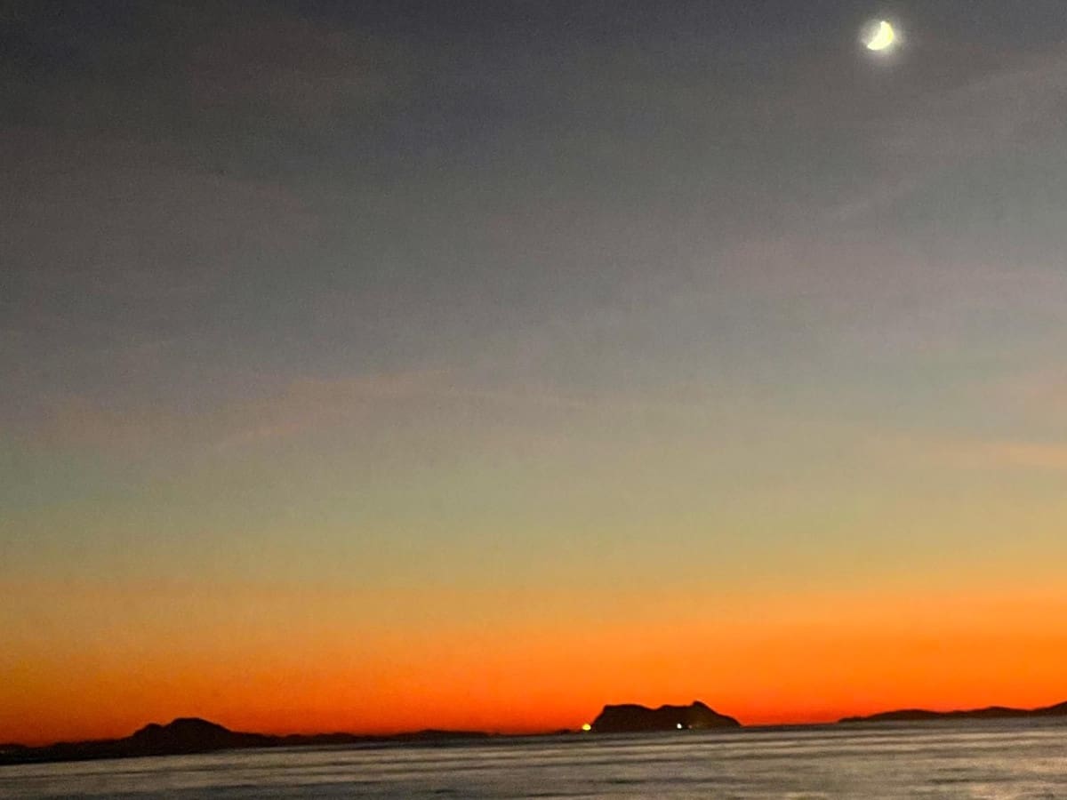 3 bedroom Beach Apartment for sale in Costalita with pool garage - € 1,075,000 (Ref: 9699198)