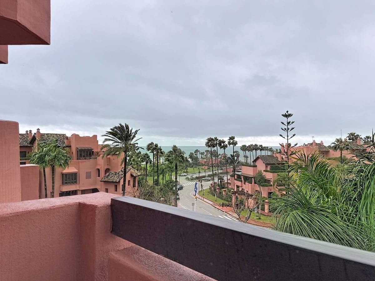 3 bedroom Beach Apartment for sale in Costalita with pool garage - € 1,075,000 (Ref: 9699198)