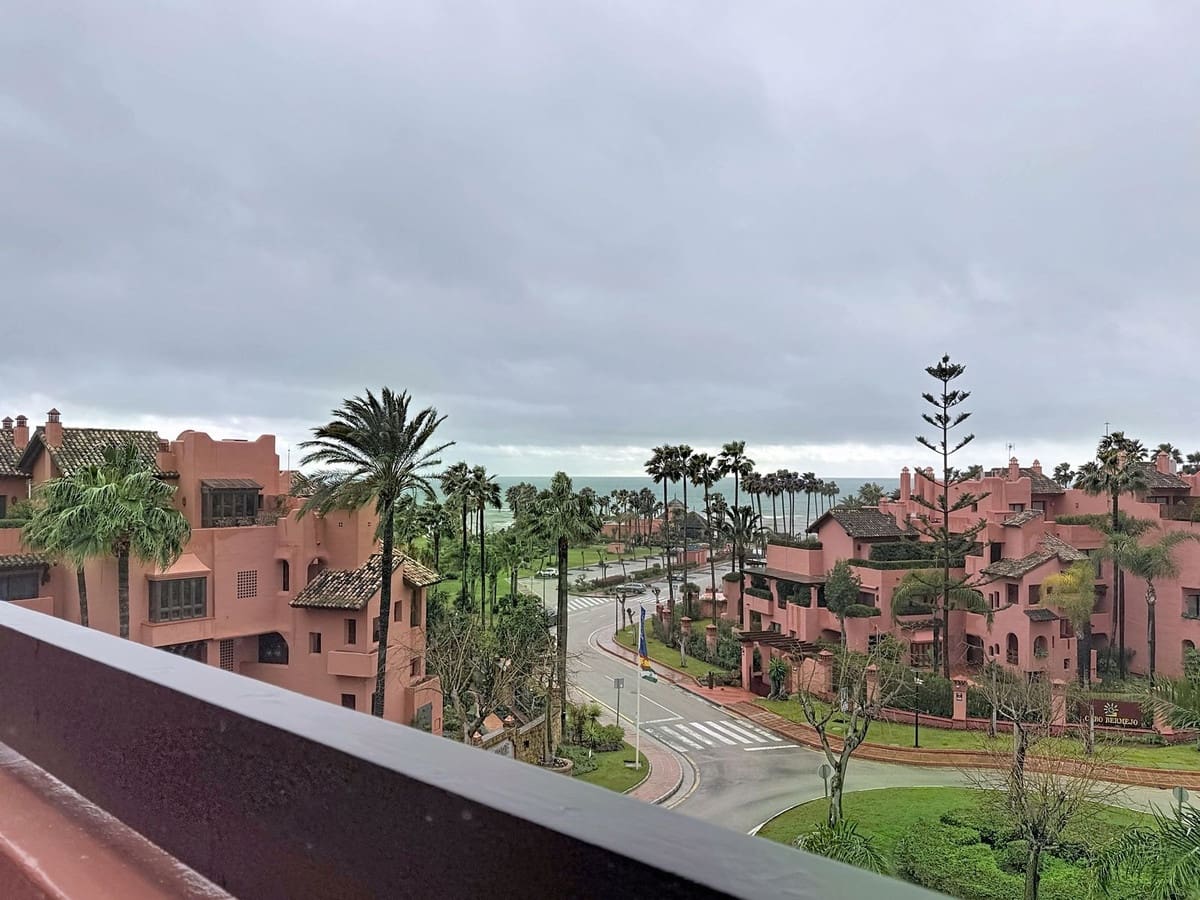 3 bedroom Beach Apartment for sale in Costalita with pool garage - € 1,075,000 (Ref: 9699198)