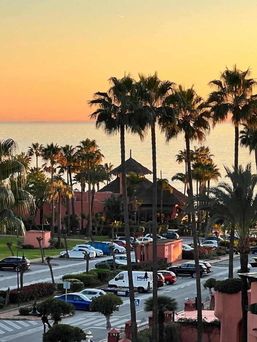 3 bedroom Beach Apartment for sale in Costalita with pool garage - € 1,075,000 (Ref: 9699198)