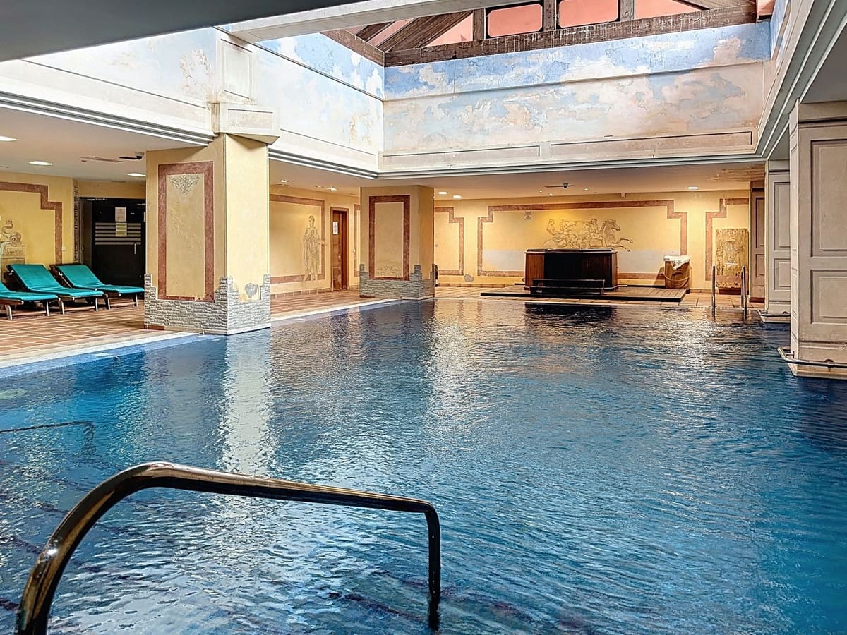 3 bedroom Beach Apartment for sale in Costalita with pool garage - € 1,075,000 (Ref: 9699198)