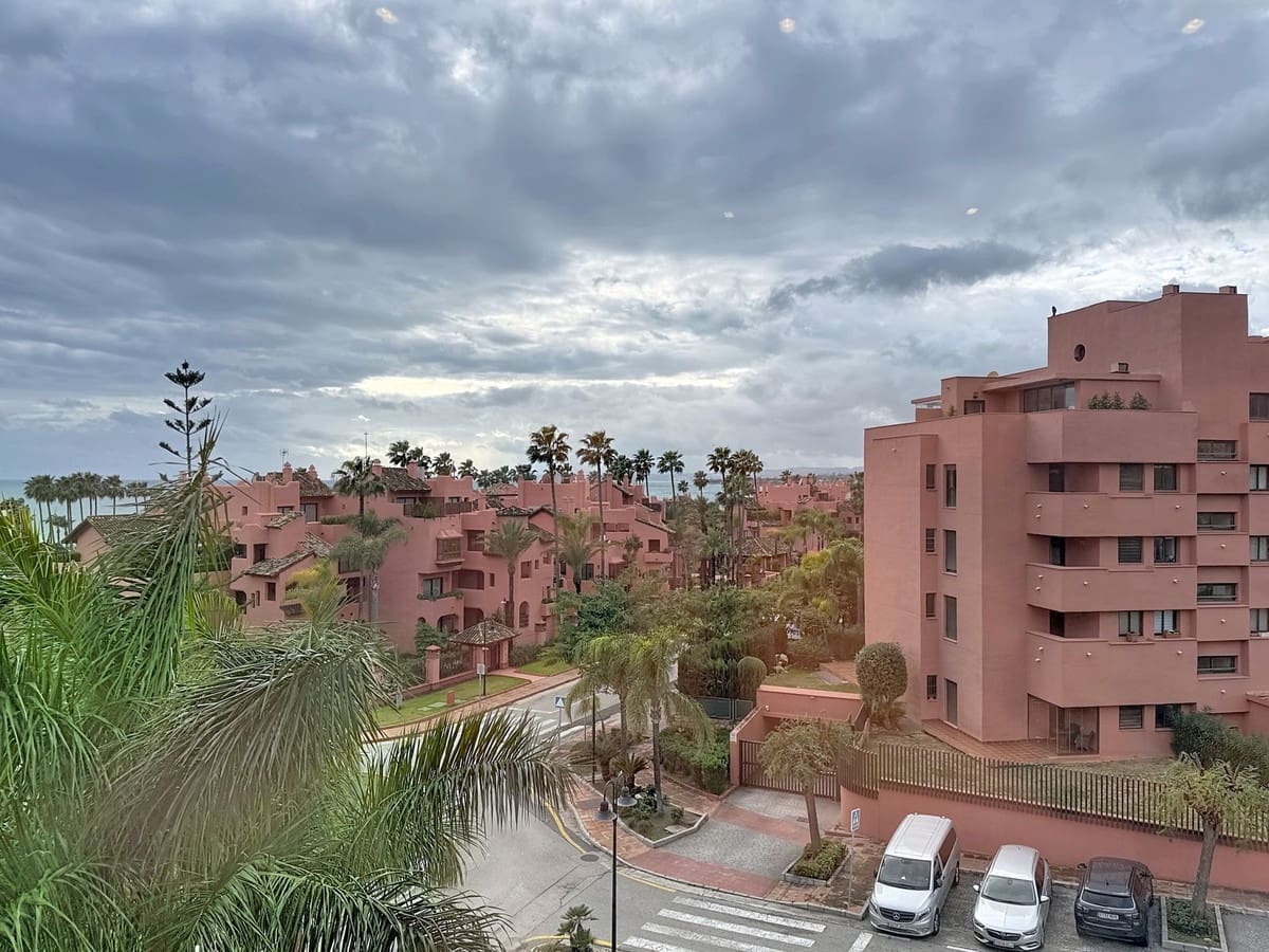 3 bedroom Beach Apartment for sale in Costalita with pool garage - € 1,075,000 (Ref: 9699198)