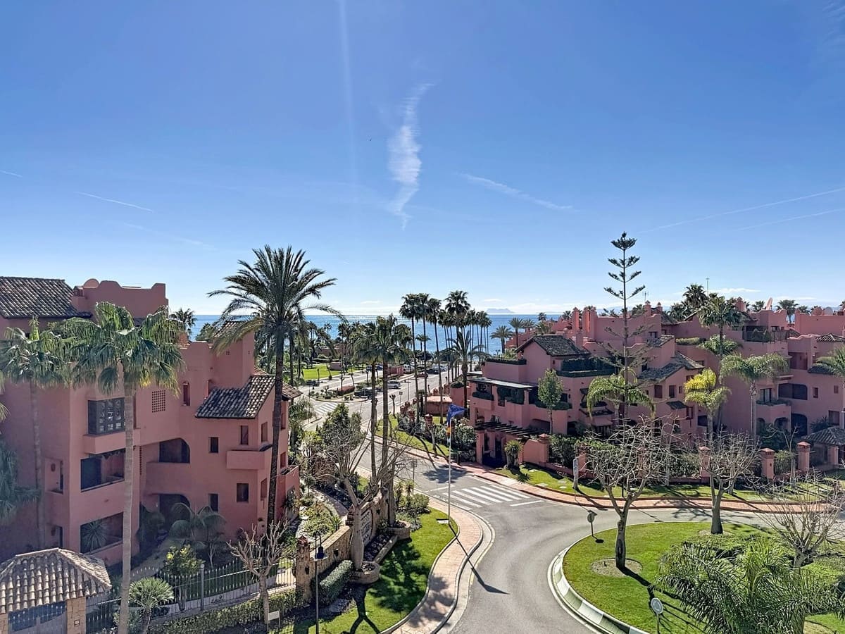 3 bedroom Beach Apartment for sale in Costalita with pool garage - € 1,075,000 (Ref: 9699198)