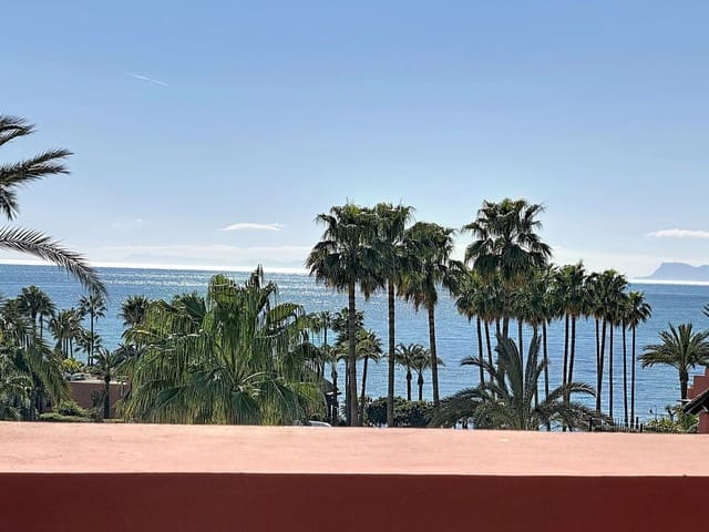 3 slaapkamer Strandappartement te koop in Costalita, Estepona met zwembad garage - € 1.075.000 (Ref: 9699198)