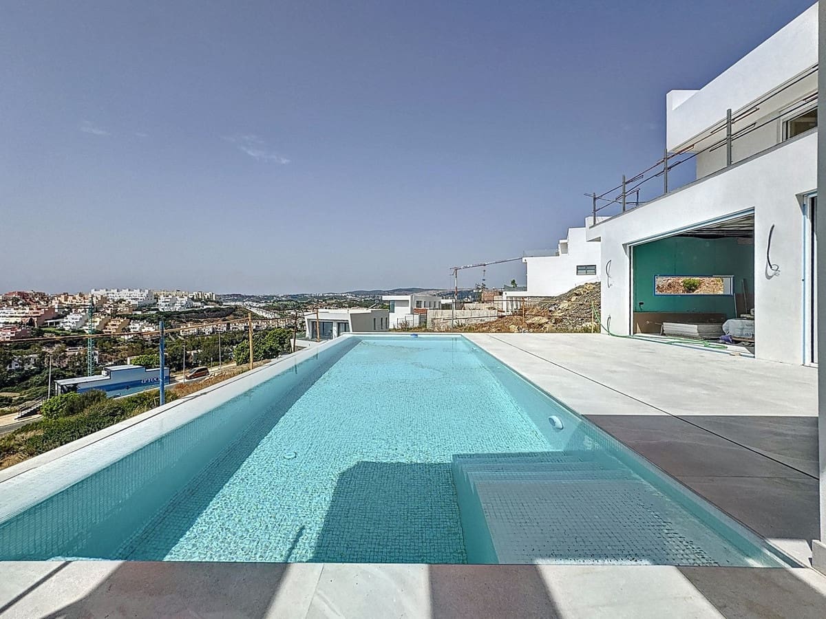 4 bedroom Villa for sale in Casares with pool - € 2,100,000 (Ref: 9699200)