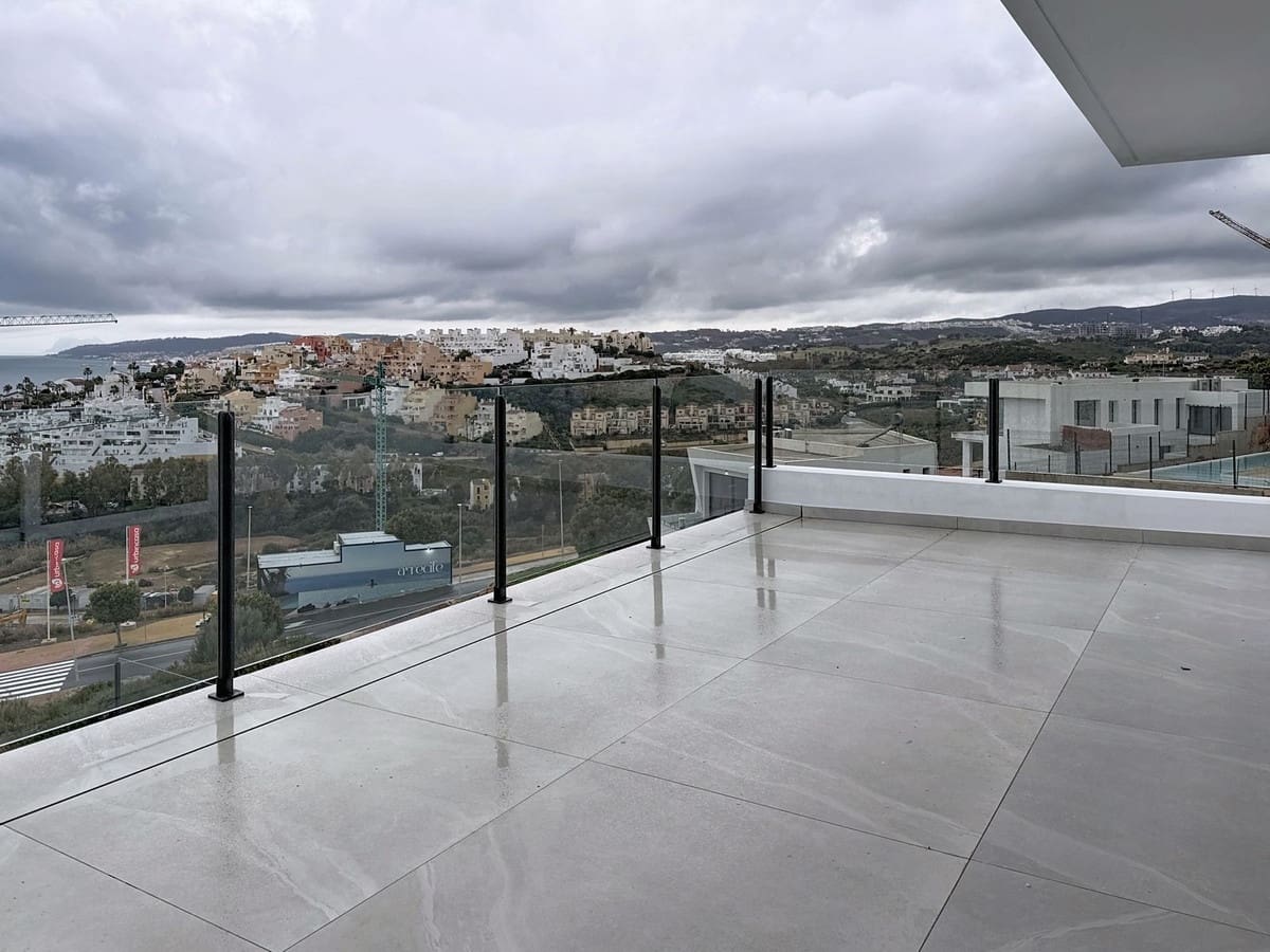 4 bedroom Villa for sale in Casares with pool - € 2,100,000 (Ref: 9699200)