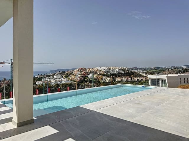 4 makuuhuone Huvila myytävänä paikassa Bahia de Casares, Casares mukana uima-altaan - 2 100 000 € (Ref: 9699200)