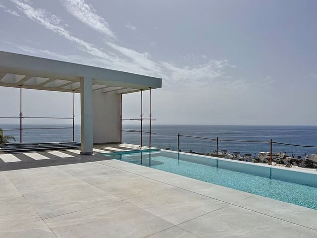 4 makuuhuone Huvila myytävänä paikassa Bahia de Casares, Casares mukana uima-altaan - 2 100 000 € (Ref: 9699200)