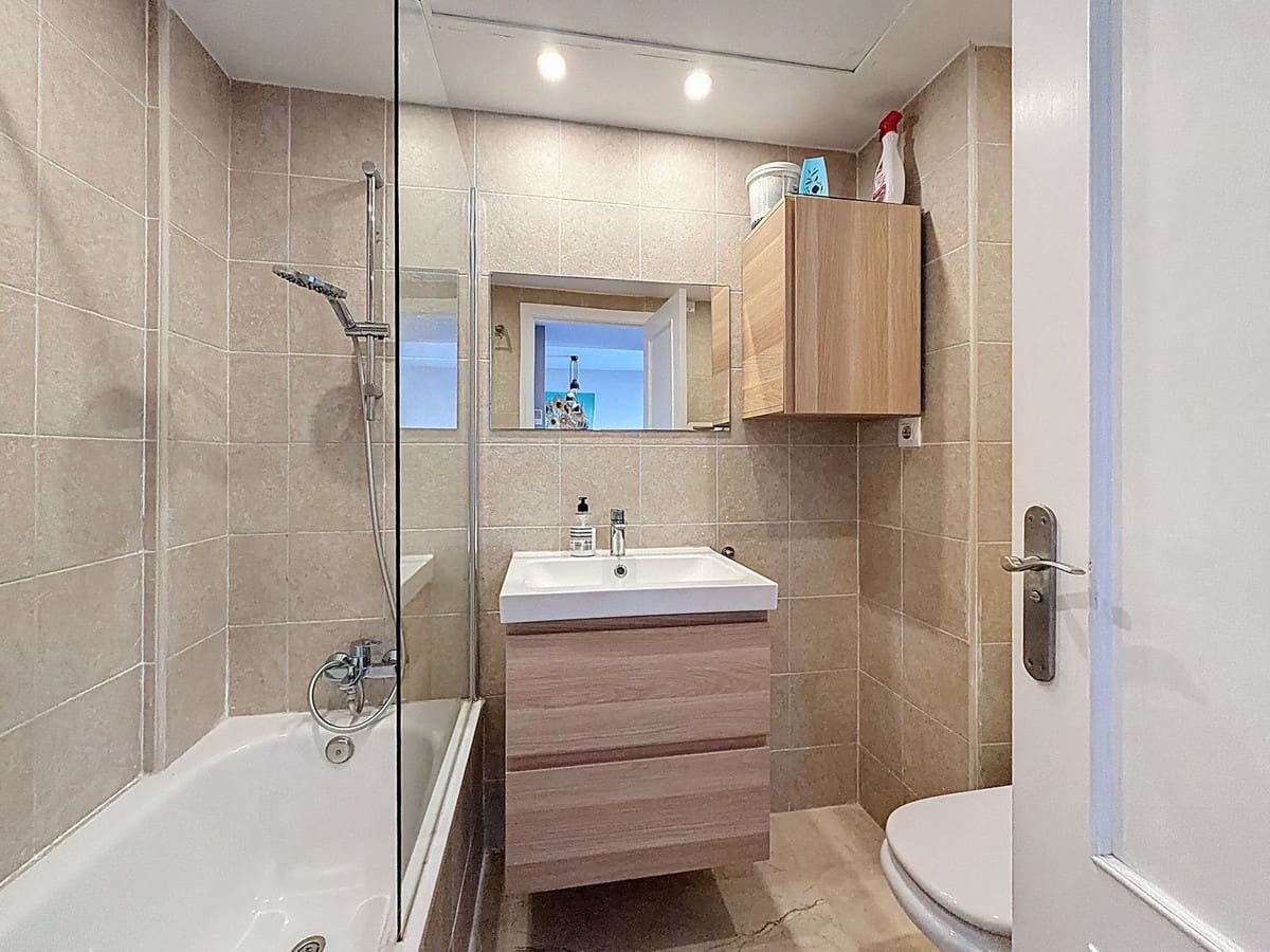 2 soveværelse Lejlighed til salg i New Golden Mile med swimmingpool garage - € 299.000 (Ref: 9699201)