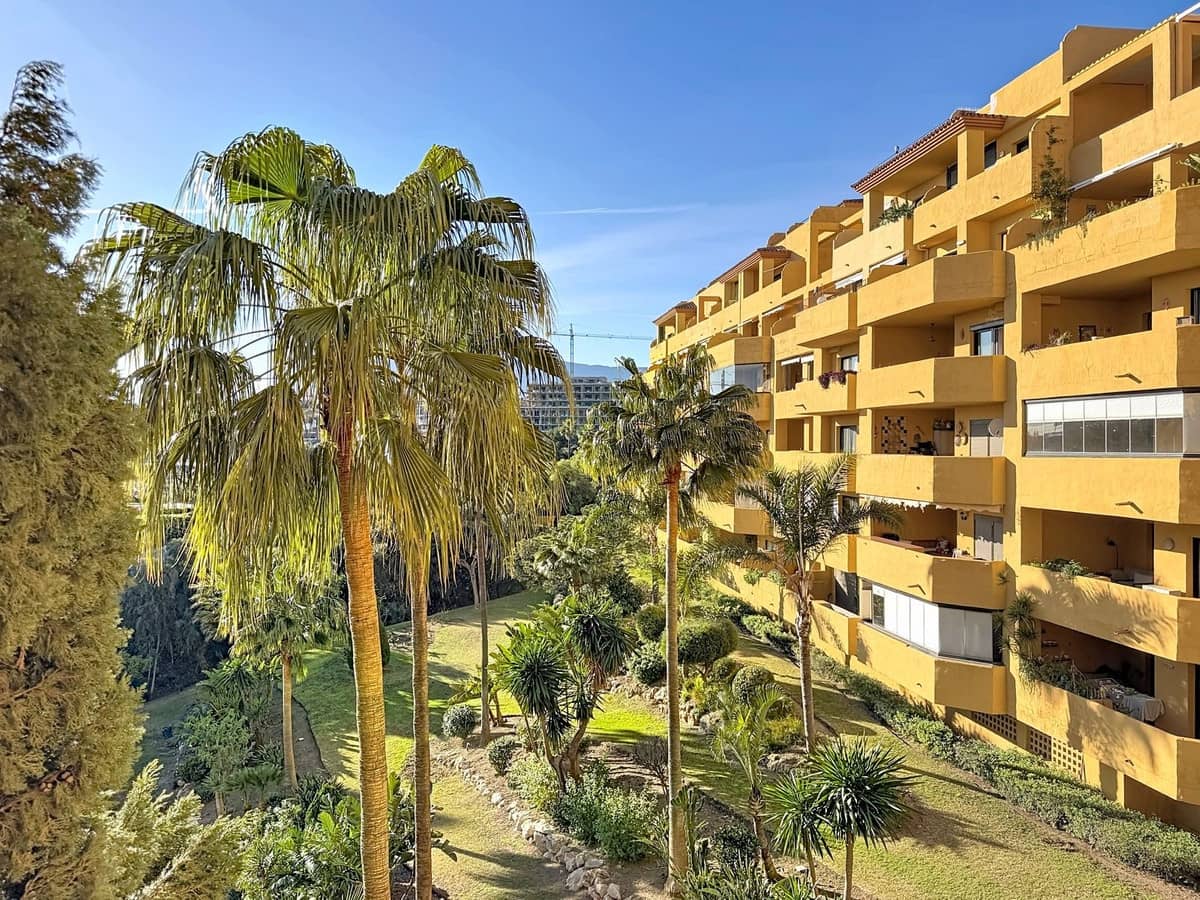 2 chambre Appartement à vendre à New Golden Mile avec piscine garage - 299 000 € (Ref: 9699201)