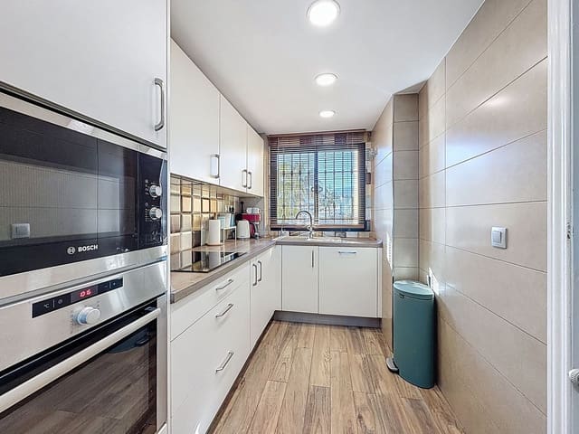 2 chambre Appartement à vendre à La Concha - Resina Golf, Estepona avec piscine garage - 299 000 € (Ref: 9699201)