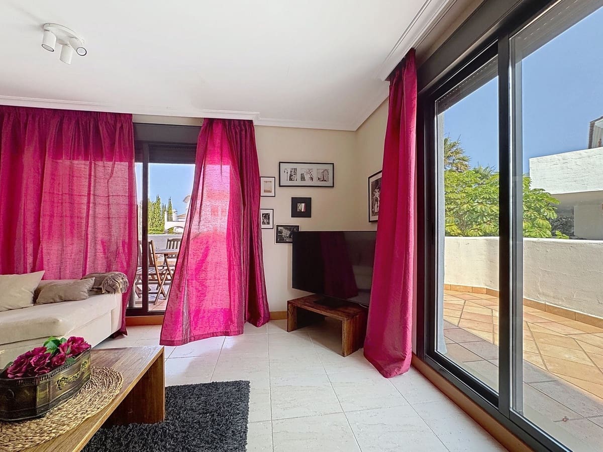 2 soveværelse Lejlighed til salg i Estepona med swimmingpool garage - € 439.000 (Ref: 9699202)