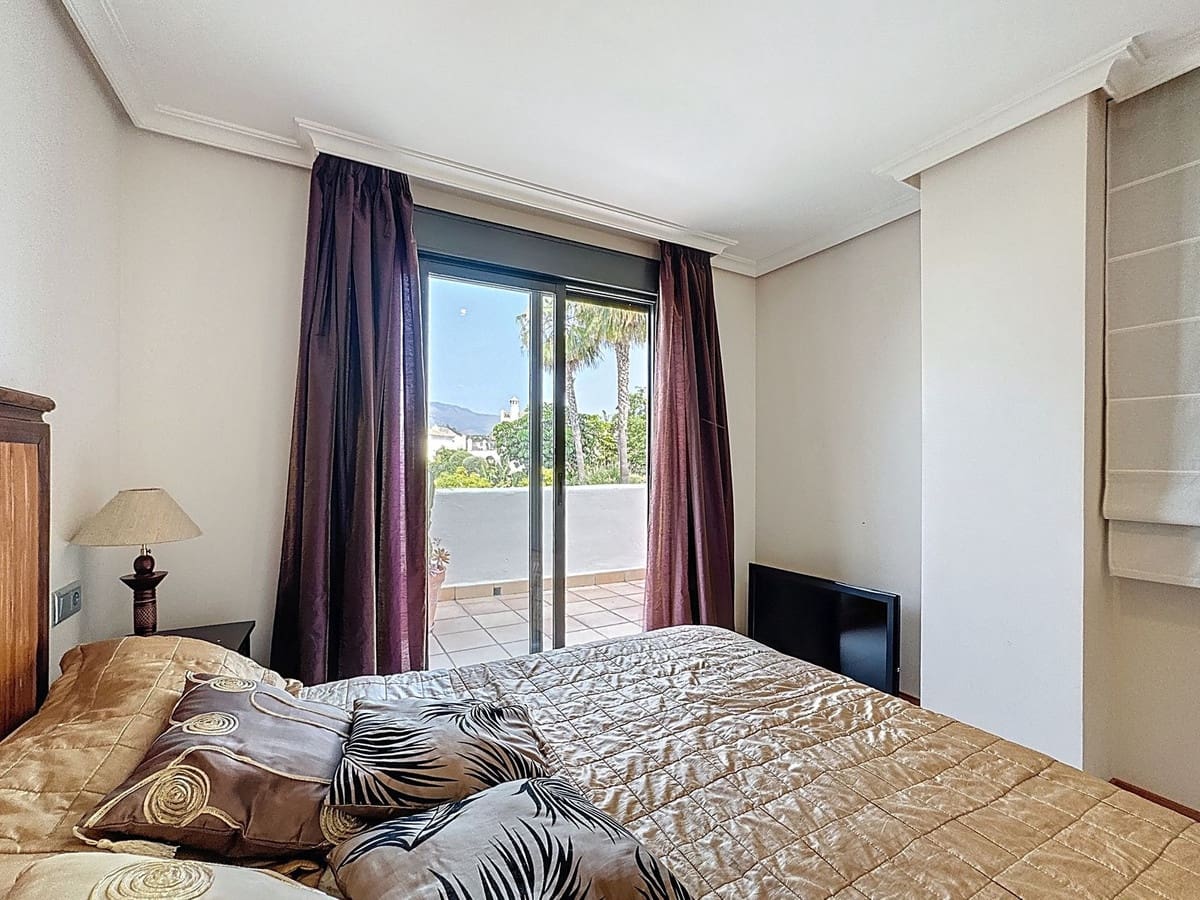 2 soveværelse Lejlighed til salg i Estepona med swimmingpool garage - € 439.000 (Ref: 9699202)