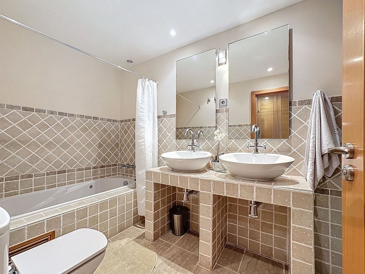 2 soveværelse Lejlighed til salg i Estepona med swimmingpool garage - € 439.000 (Ref: 9699202)