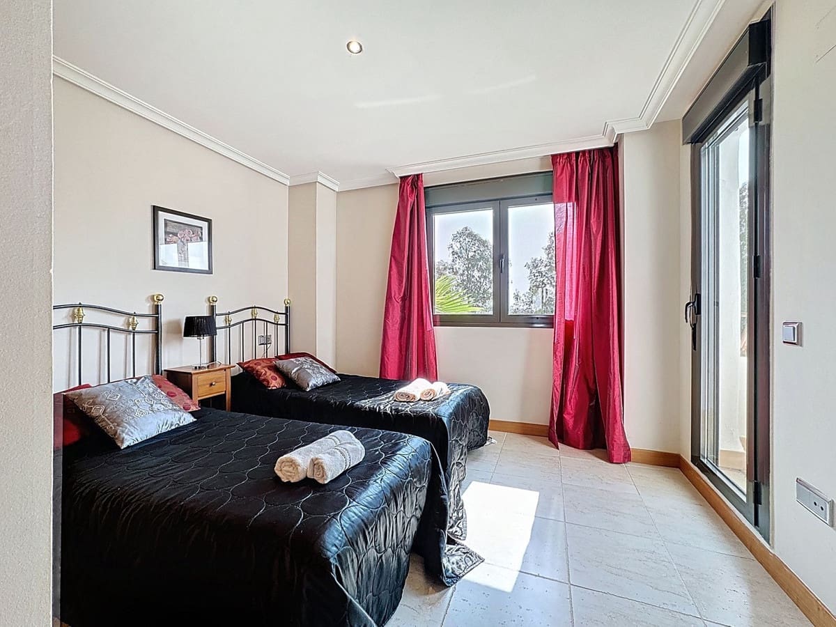 2 soveværelse Lejlighed til salg i Estepona med swimmingpool garage - € 439.000 (Ref: 9699202)