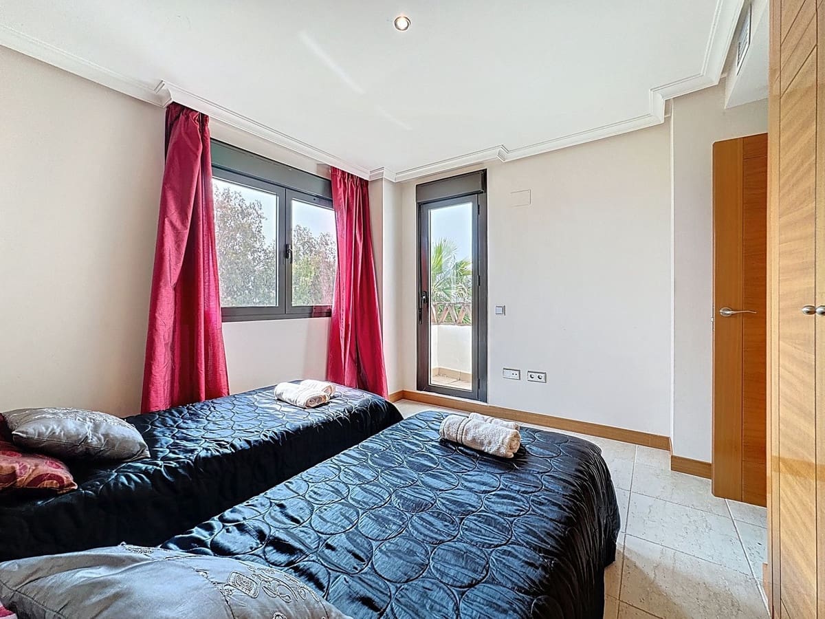 2 soveværelse Lejlighed til salg i Estepona med swimmingpool garage - € 439.000 (Ref: 9699202)