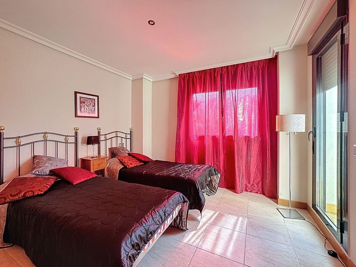 2 soveværelse Lejlighed til salg i Estepona med swimmingpool garage - € 419.000 (Ref: 9699202)
