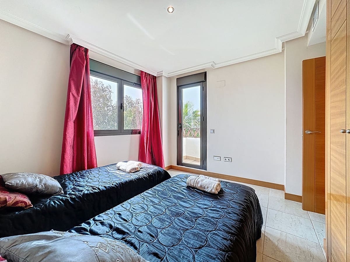 2 soveværelse Lejlighed til salg i Estepona med swimmingpool garage - € 419.000 (Ref: 9699202)