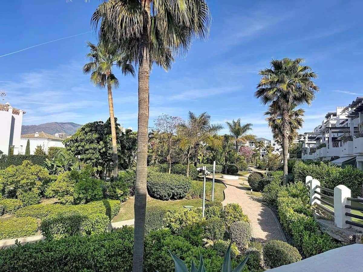 2 soveværelse Lejlighed til salg i Estepona med swimmingpool garage - € 419.000 (Ref: 9699202)