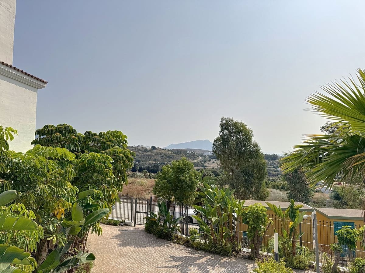 2 soveværelse Lejlighed til salg i Estepona med swimmingpool garage - € 419.000 (Ref: 9699202)