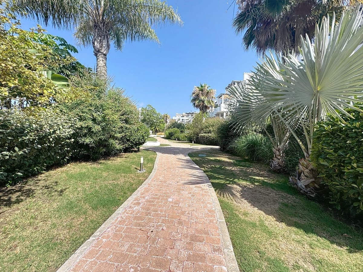 2 soveværelse Lejlighed til salg i Estepona med swimmingpool garage - € 419.000 (Ref: 9699202)