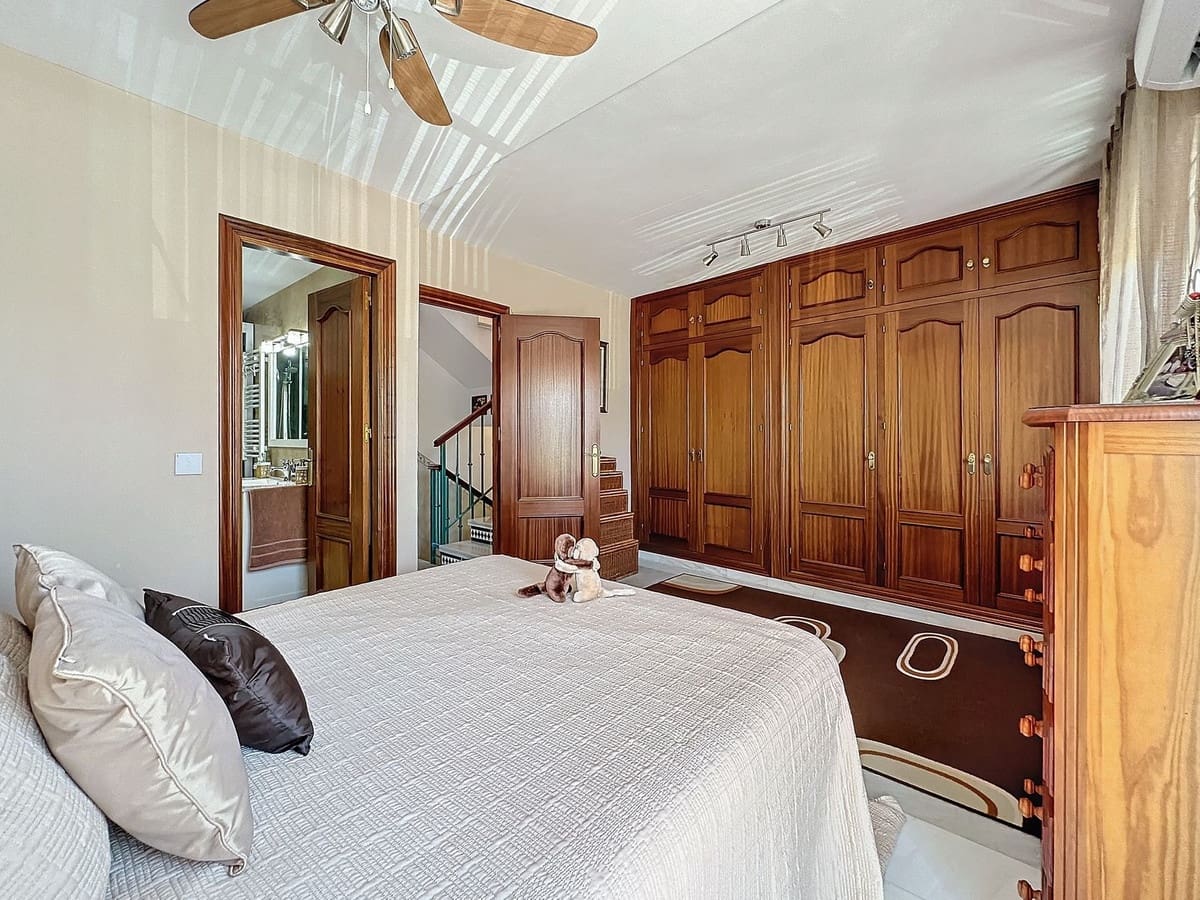 3 bedroom Townhouse for sale in Estepona - € 690,000 (Ref: 9699205)