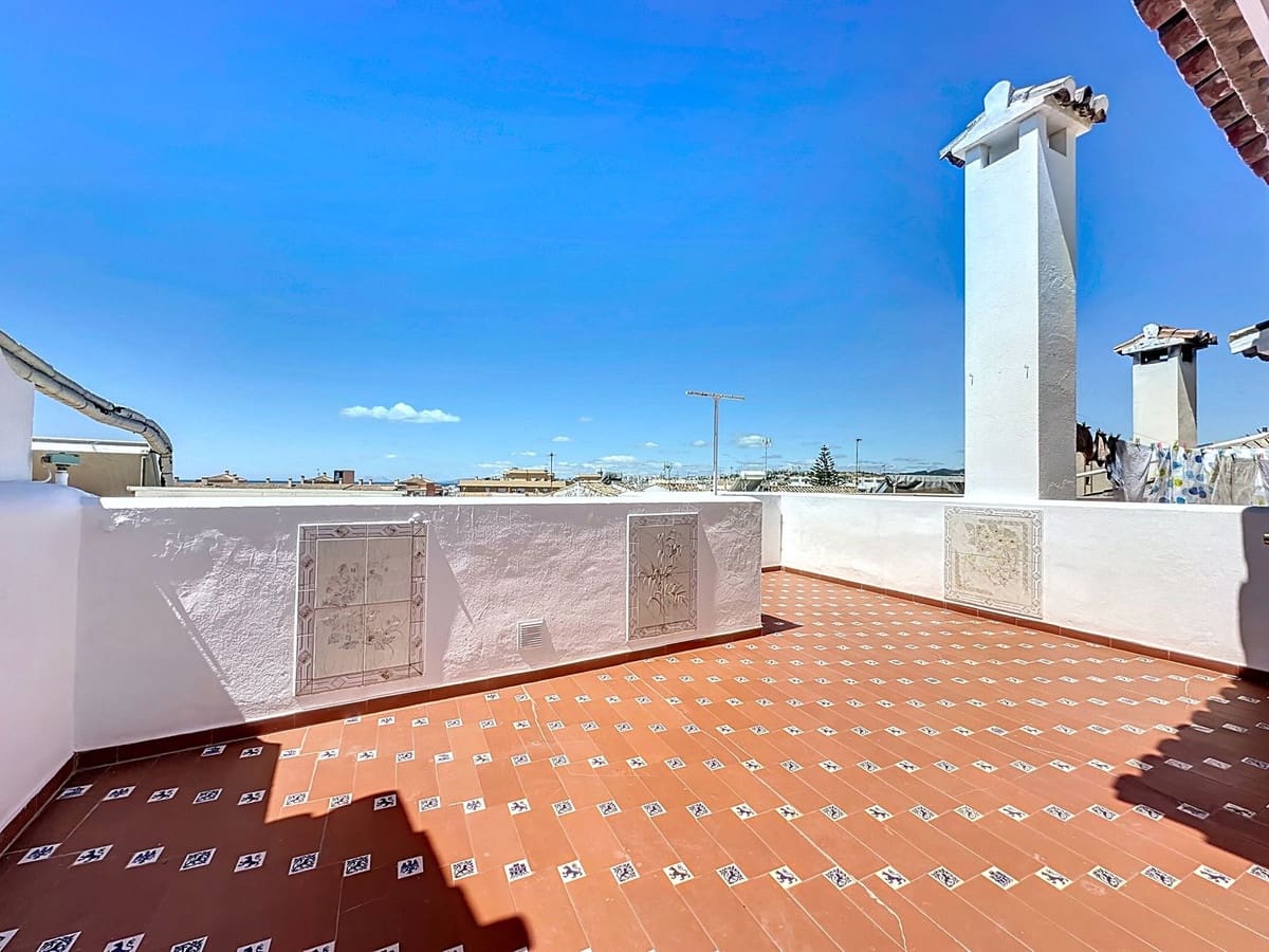 3 bedroom Townhouse for sale in Estepona - € 690,000 (Ref: 9699205)