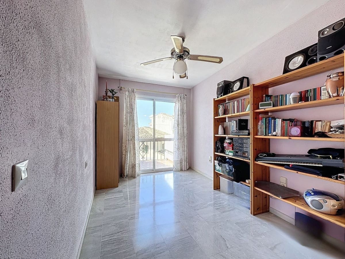 3 bedroom Townhouse for sale in Estepona - € 690,000 (Ref: 9699205)