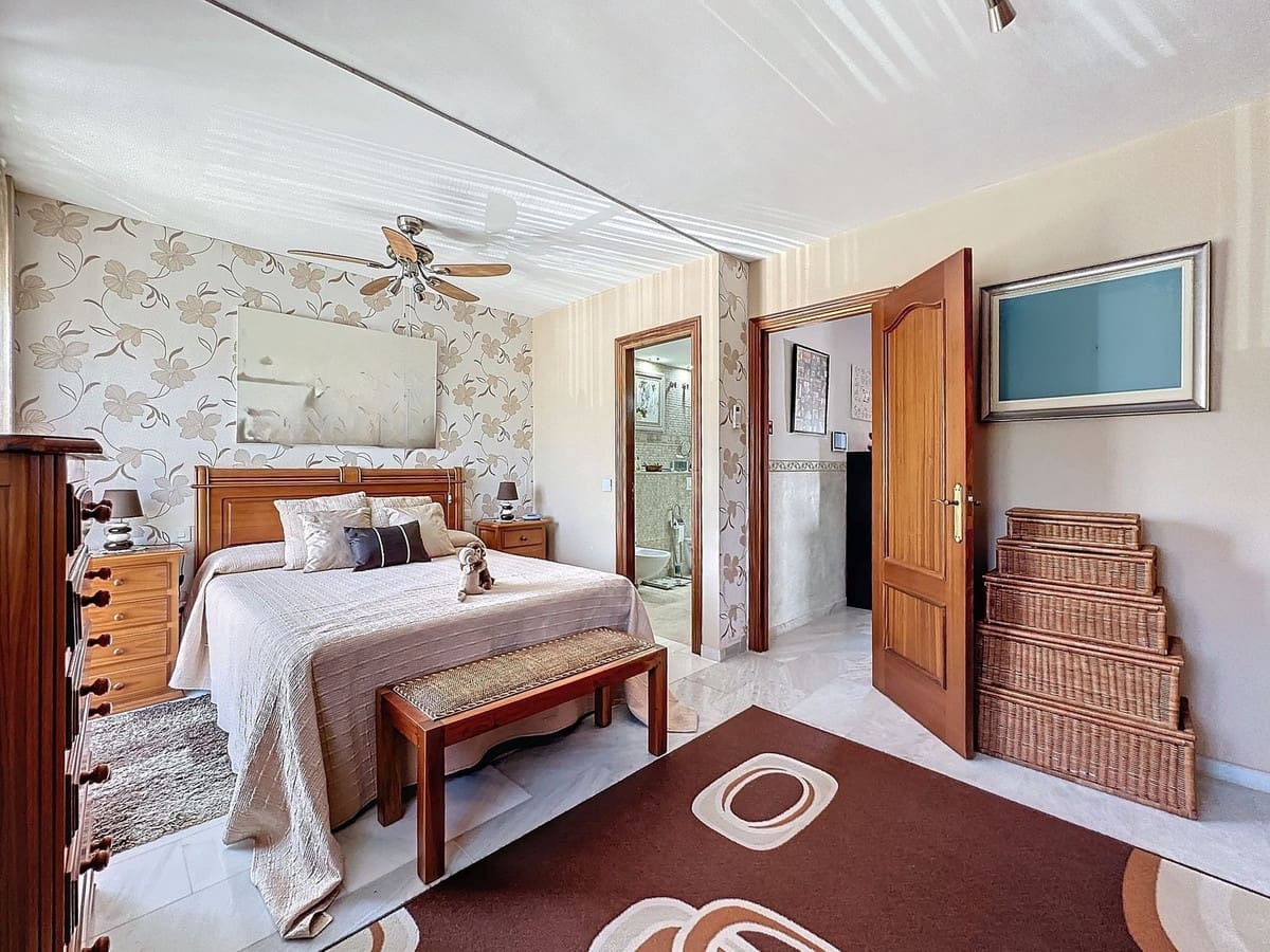 3 bedroom Townhouse for sale in Estepona - € 690,000 (Ref: 9699205)