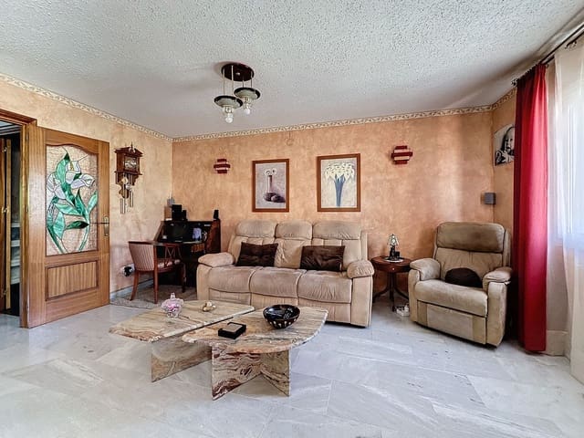 3 Zimmer Haus zu verkaufen in Centro, Estepona - 690.000 € (Ref: 9699205)