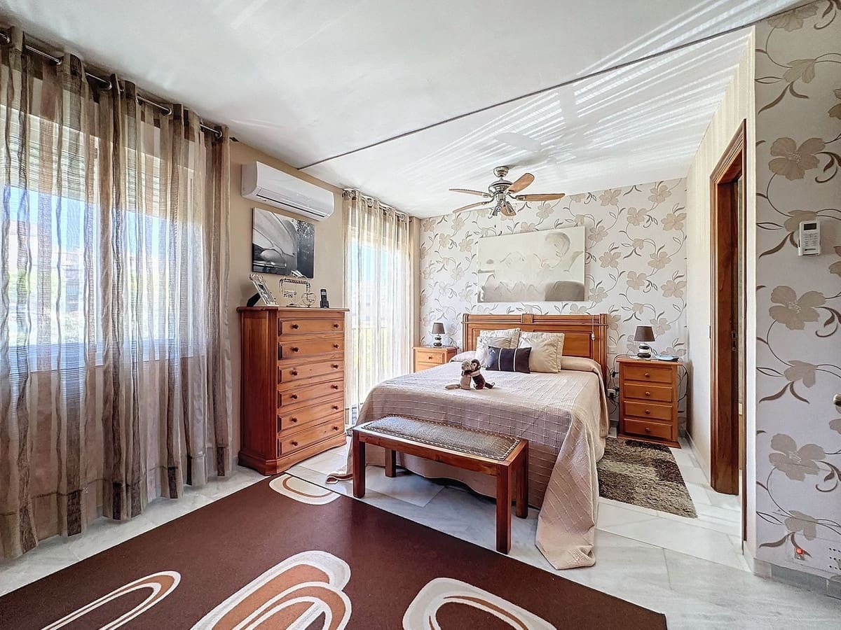 3 bedroom Townhouse for sale in Estepona - € 690,000 (Ref: 9699205)