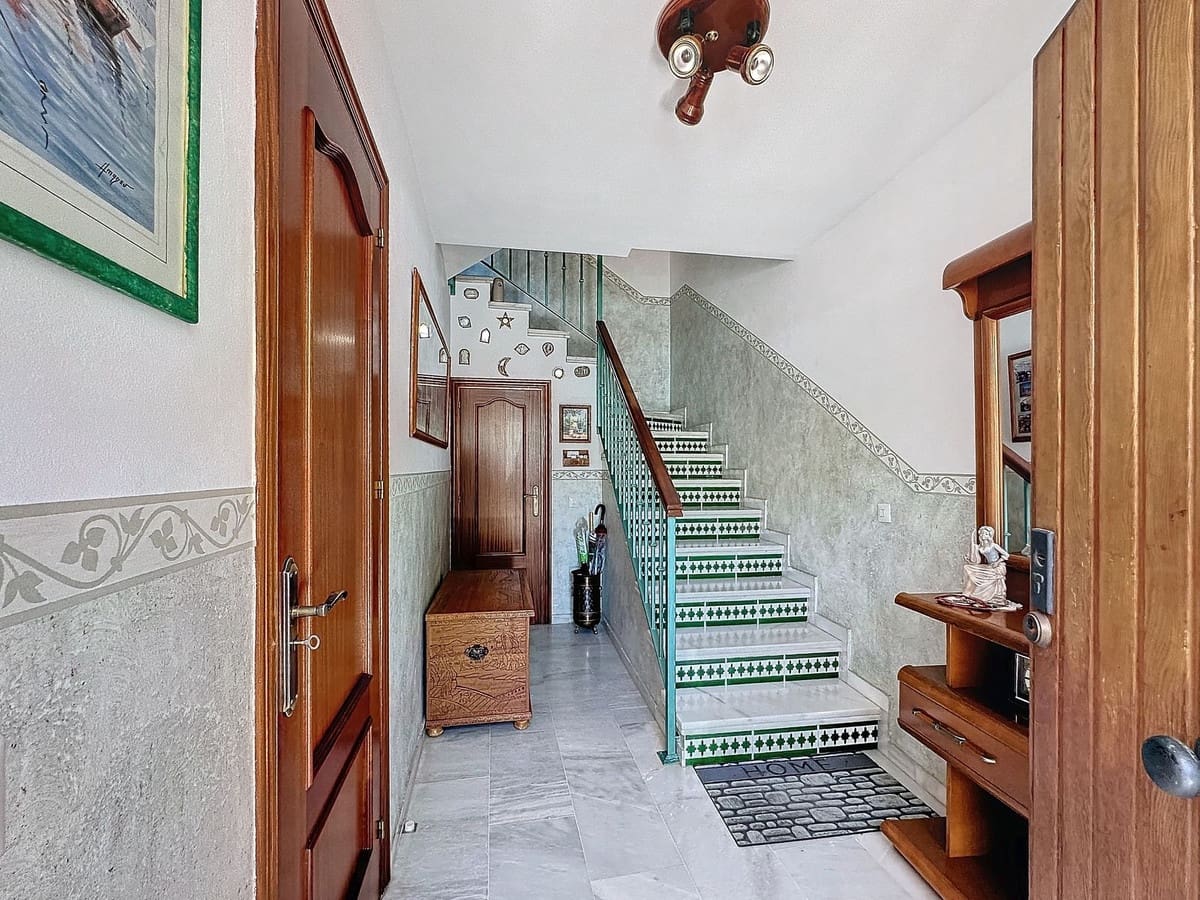 3 bedroom Townhouse for sale in Estepona - € 690,000 (Ref: 9699205)