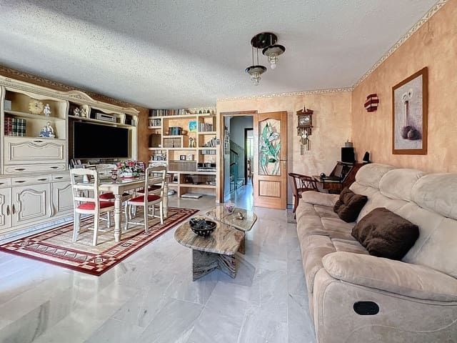 3 soverom Hus til salgs i Centro, Estepona - € 690 000 (Ref: 9699205)