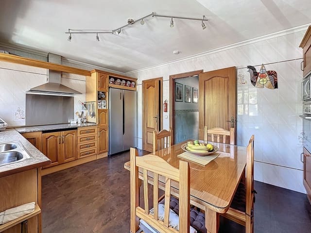 3 soverom Hus til salgs i Centro, Estepona - € 690 000 (Ref: 9699205)