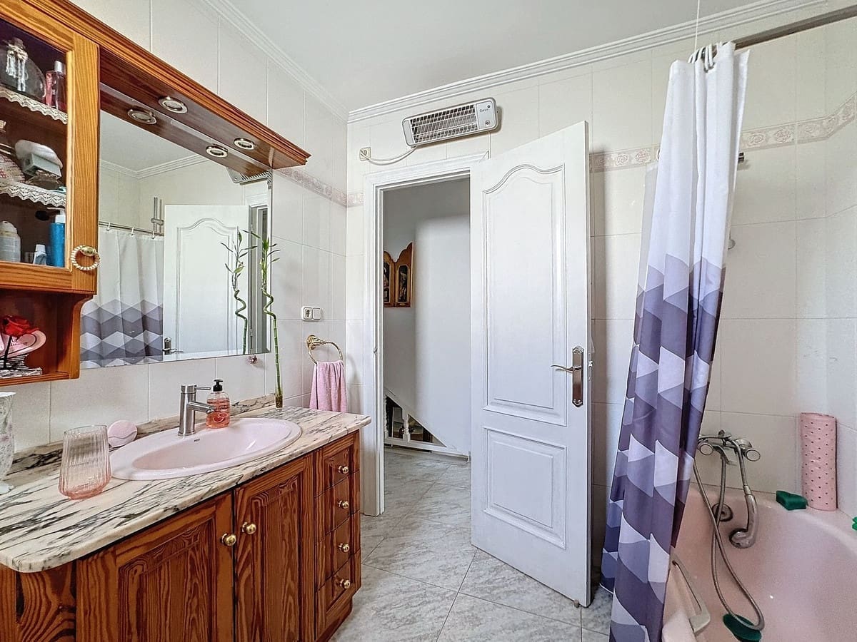 5 sovrum Lägenhet till salu i Estepona - 565 000 € (Ref: 9699206)