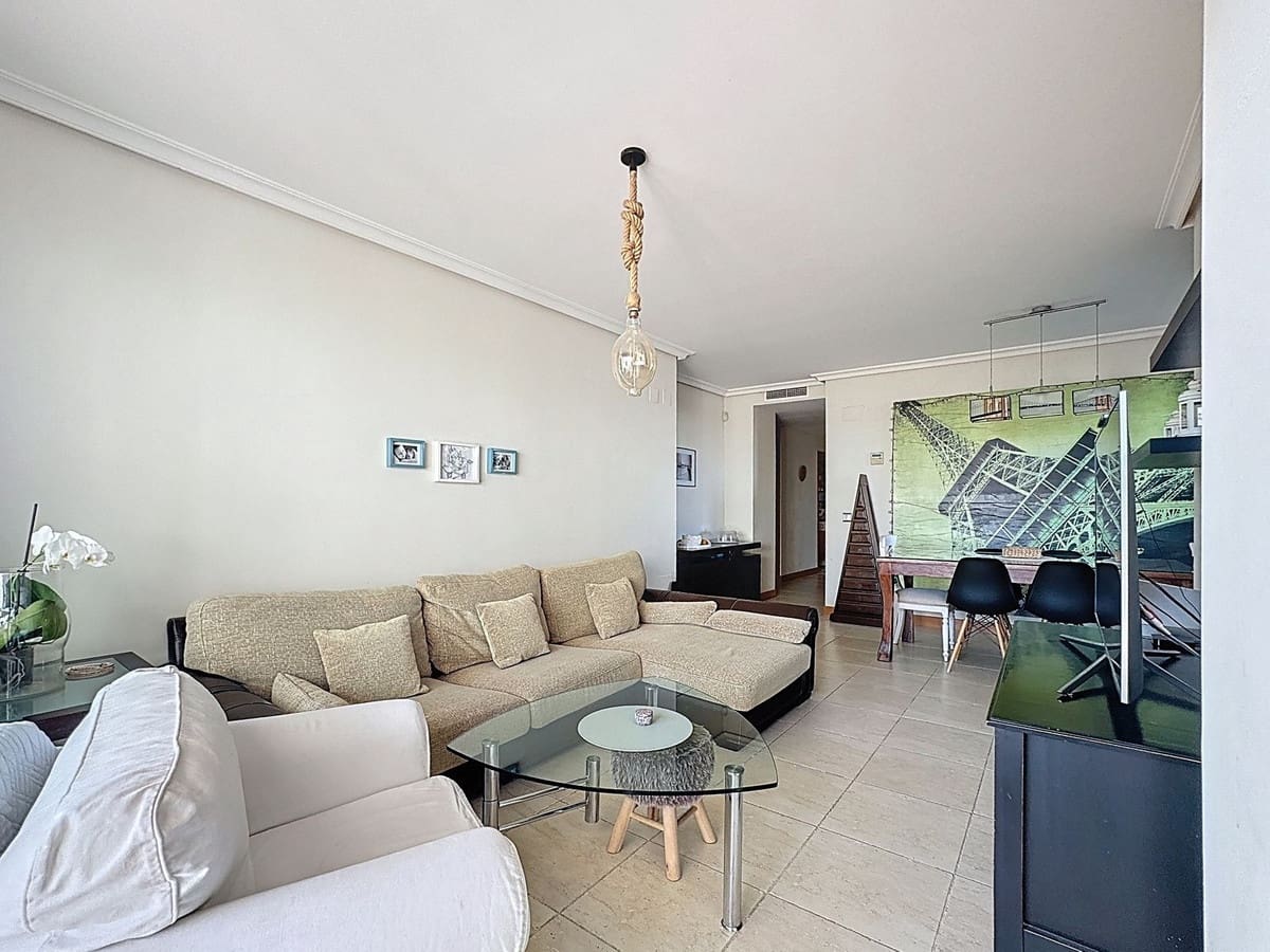 Apartamento de 3 habitaciones en Estepona en venta con piscina garaje - 485.000 € (Ref: 9699207)