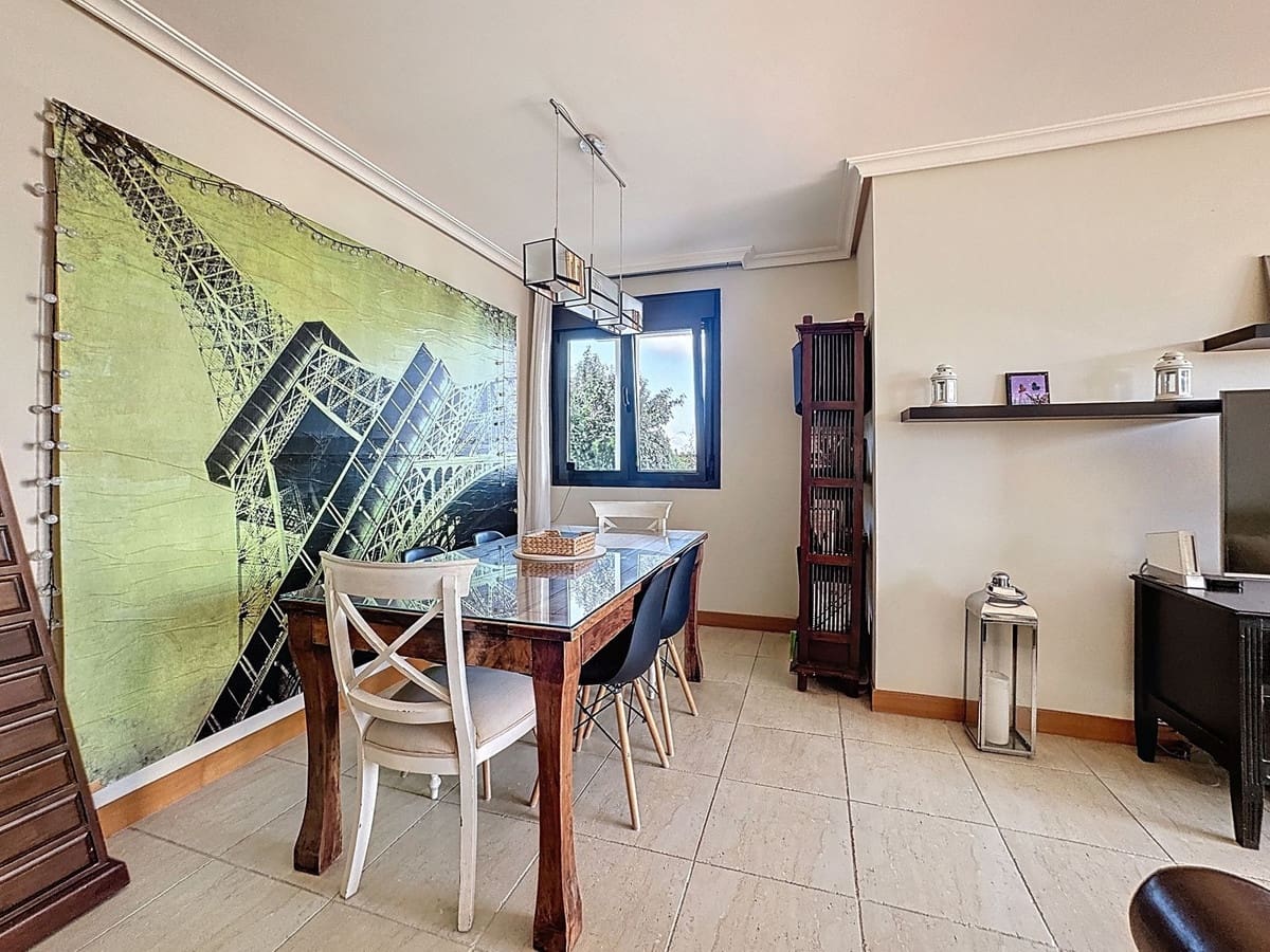 3 quarto Apartamento para venda em Estepona com piscina garagem - 485 000 € (Ref: 9699207)