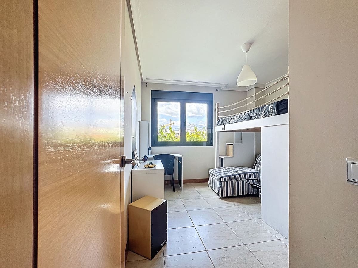 3 quarto Apartamento para venda em Estepona com piscina garagem - 485 000 € (Ref: 9699207)