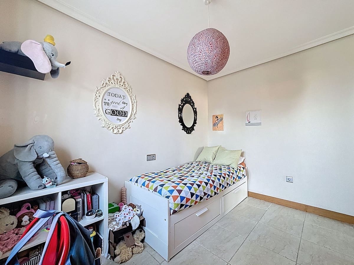 3 quarto Apartamento para venda em Estepona com piscina garagem - 485 000 € (Ref: 9699207)
