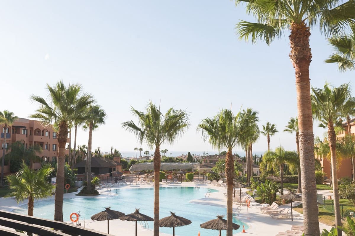 1 bedroom Apartment for sale in New Golden Mile with pool garage - € 159,900 (Ref: 9699208)