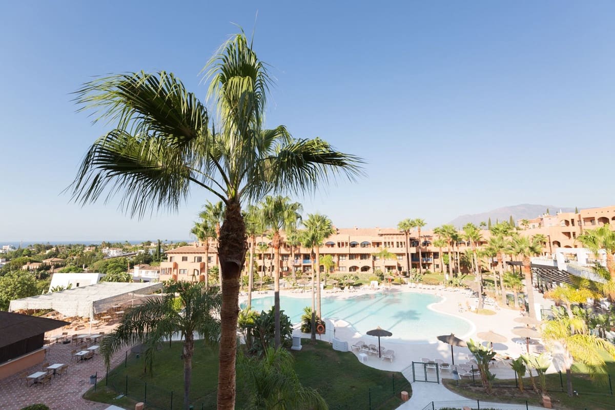 1 bedroom Apartment for sale in New Golden Mile with pool garage - € 159,900 (Ref: 9699208)