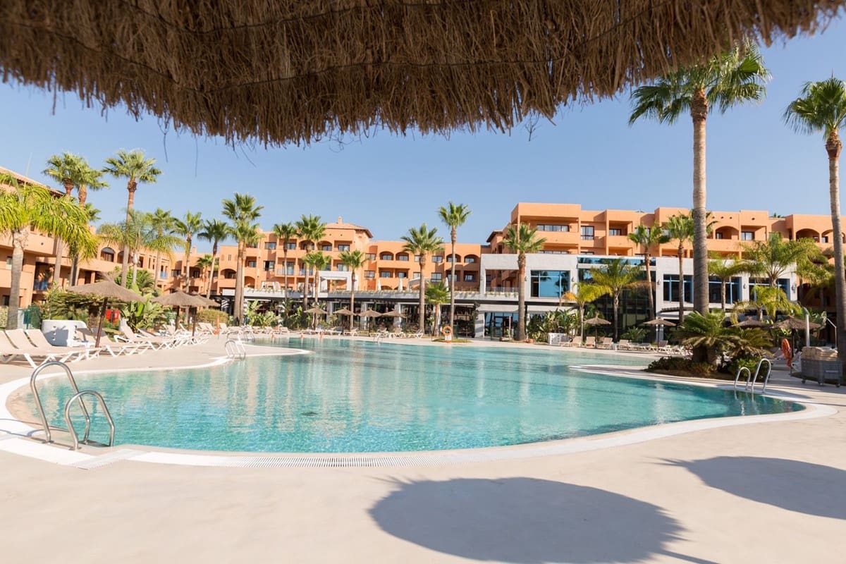 1 bedroom Apartment for sale in New Golden Mile with pool garage - € 159,900 (Ref: 9699208)