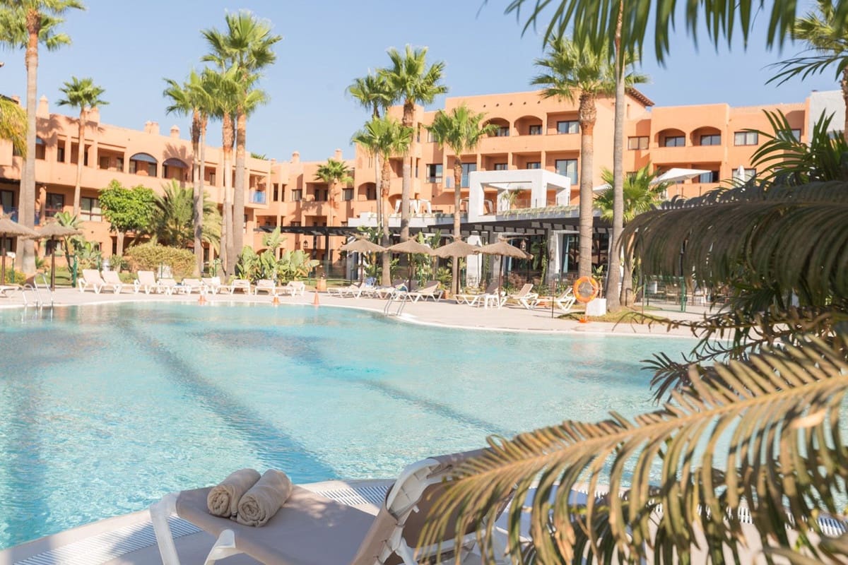 1 bedroom Apartment for sale in New Golden Mile with pool garage - € 159,900 (Ref: 9699208)