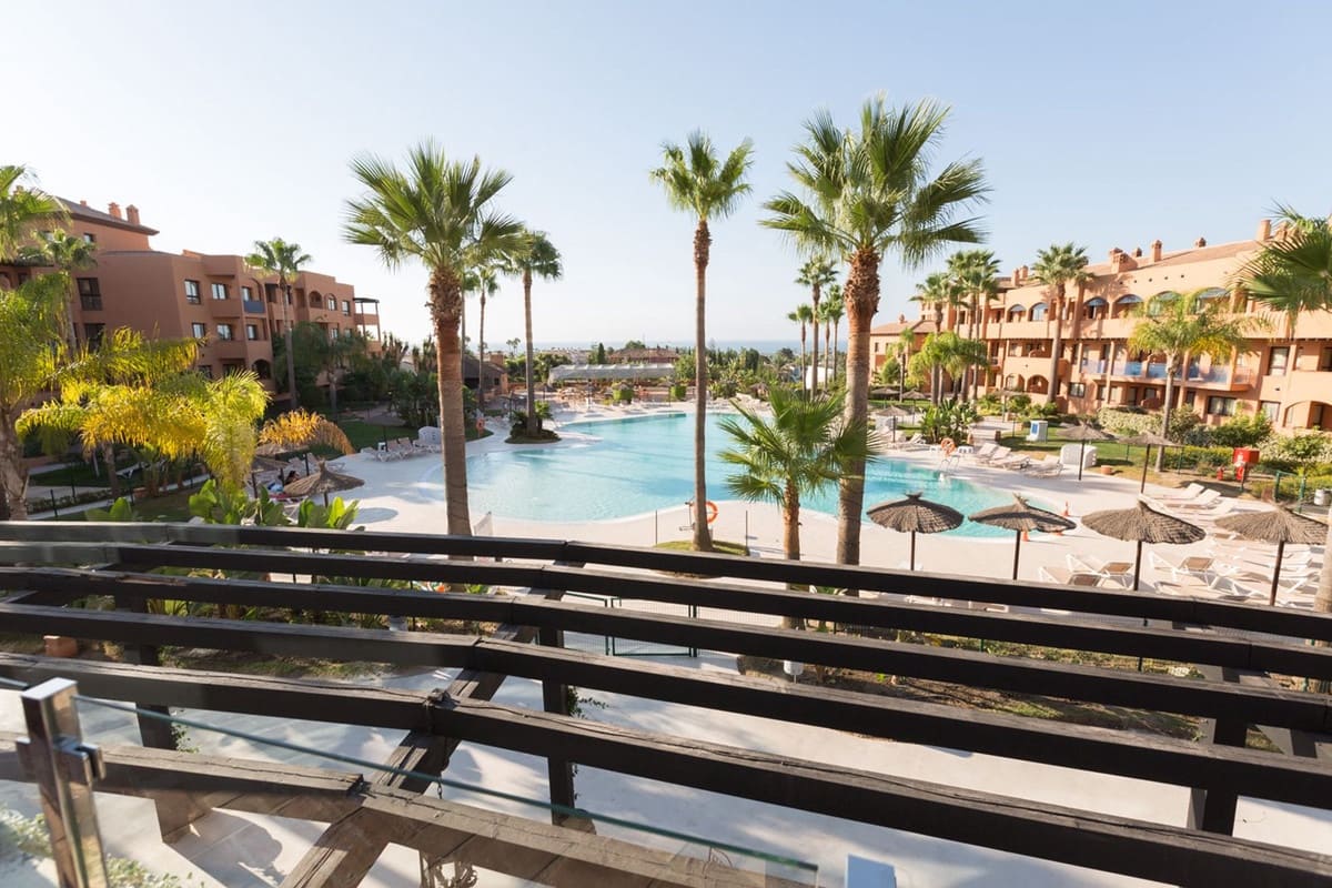 1 bedroom Apartment for sale in New Golden Mile with pool garage - € 159,900 (Ref: 9699208)