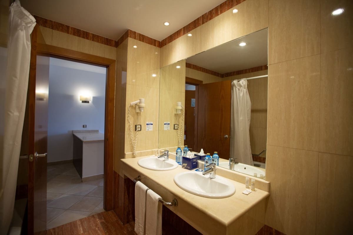 1 bedroom Apartment for sale in New Golden Mile with pool garage - € 159,900 (Ref: 9699208)