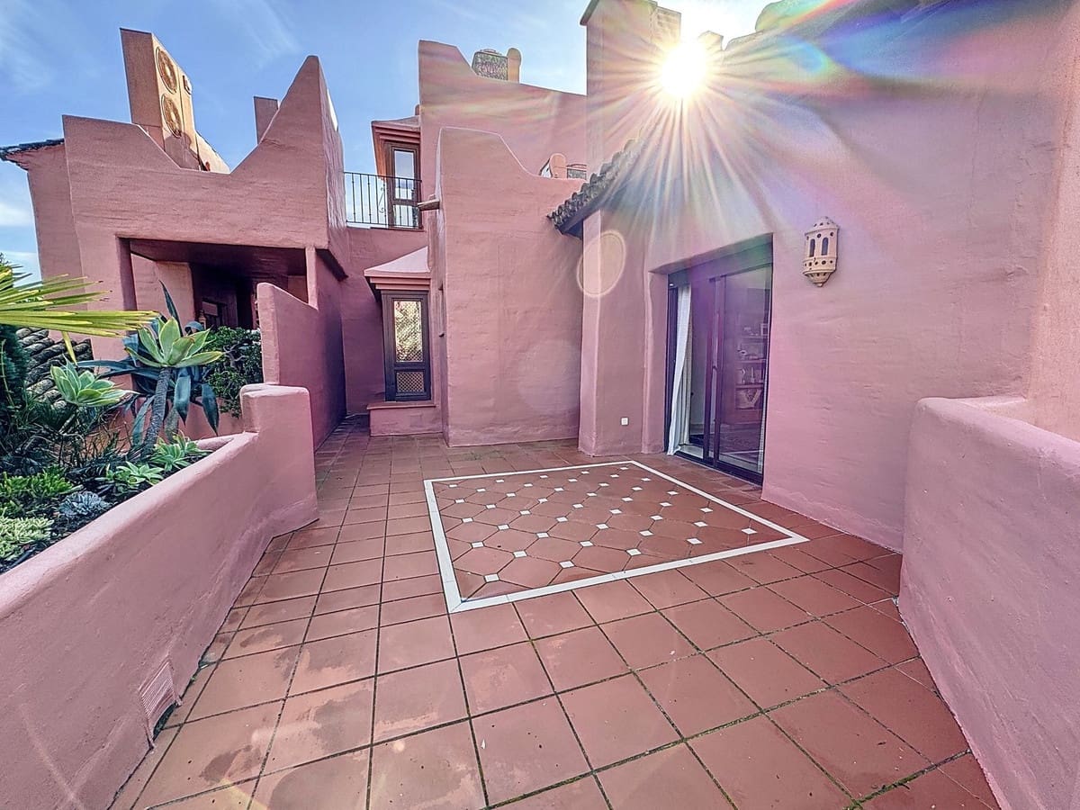 3 soveværelse Penthouse til salg i Estepona med swimmingpool garage - € 1.800.000 (Ref: 9699209)