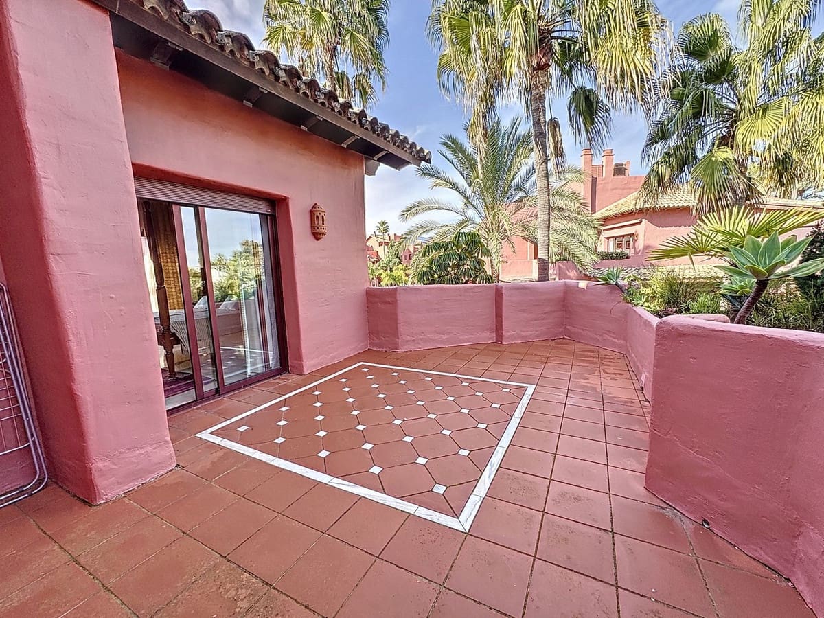 3 soveværelse Penthouse til salg i Estepona med swimmingpool garage - € 1.800.000 (Ref: 9699209)